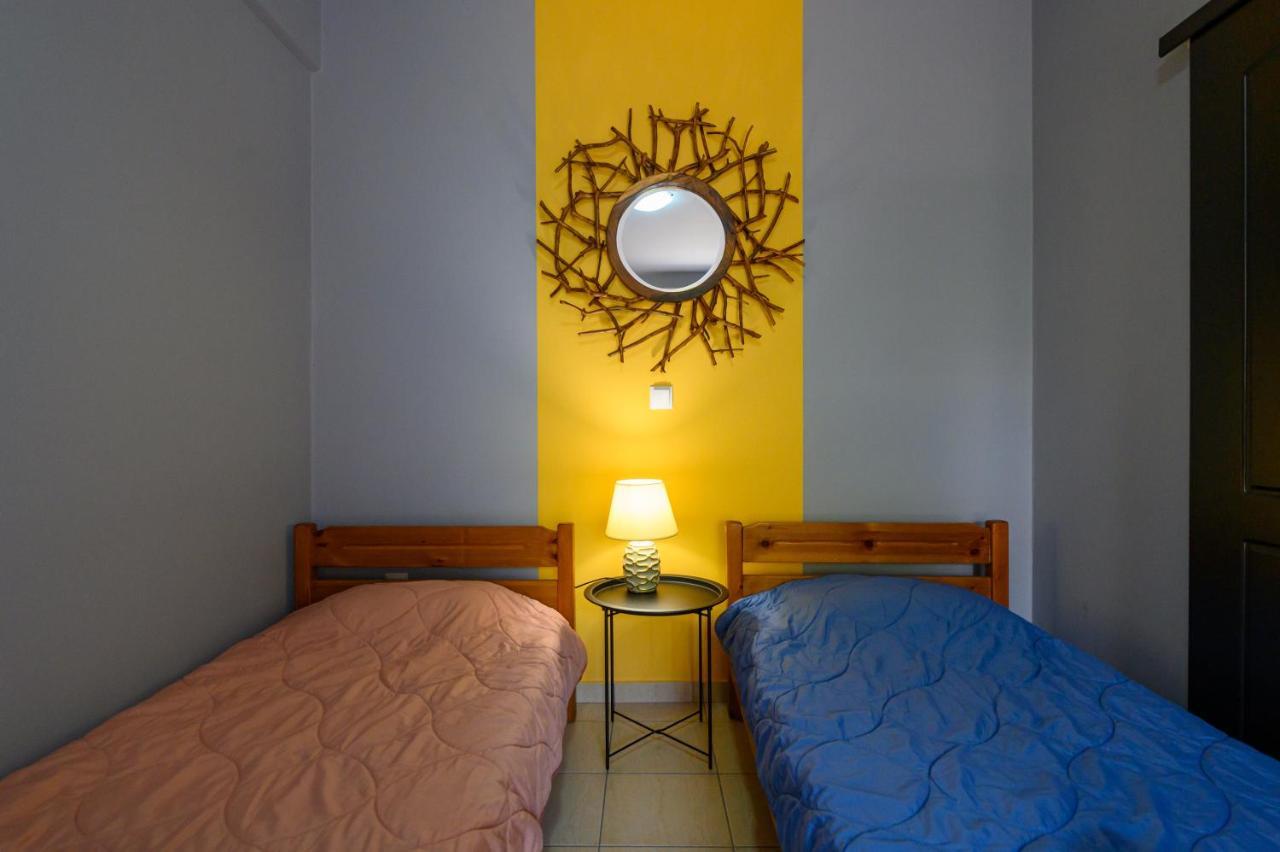 Rea Apartment II "1Minute From The Beach" Kalamata Ngoại thất bức ảnh