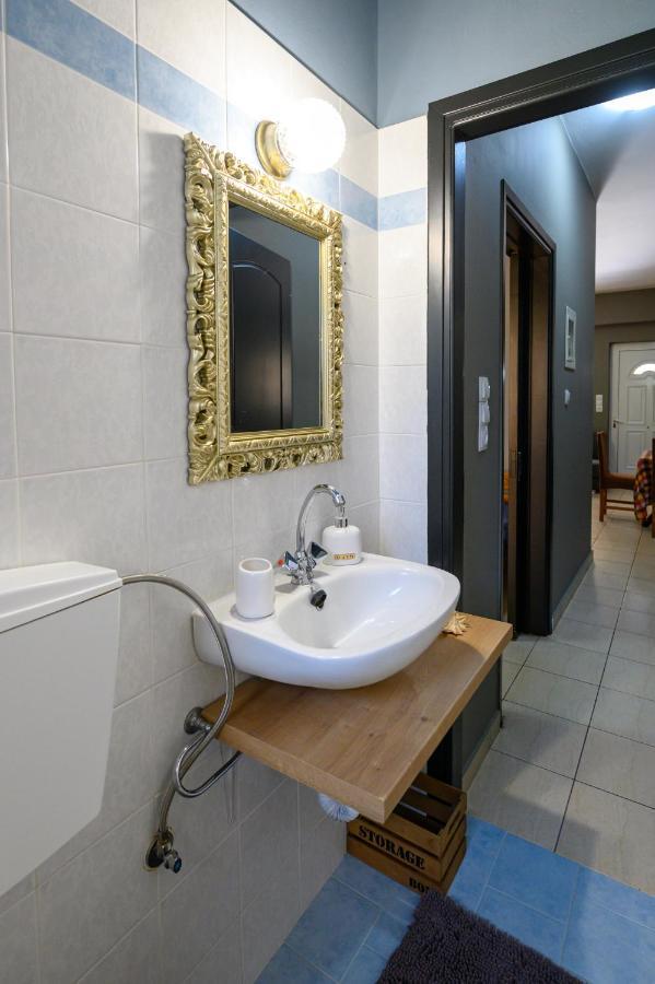 Rea Apartment II "1Minute From The Beach" Kalamata Ngoại thất bức ảnh
